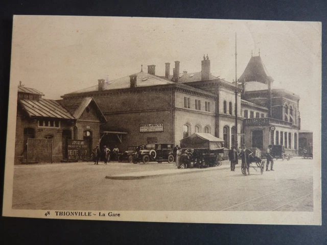 THIONVILLE Diedenhofen Moselle CPA 57 la gare voiture