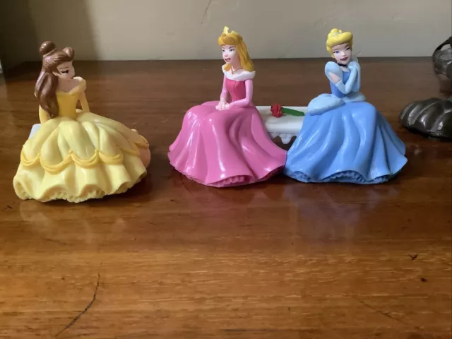 Disney Princess Sitting PVC Figure 3" Cake Topper Decopac Lot of 3 Figures Disney Princess Sitting PVC Figure 3" Cake Topper Decopac Lot of 3 Figures