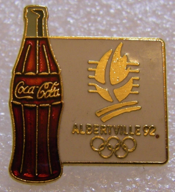 PIN'S COCA COLA COEUR SAINT VALENTIN Signé Wilson Marketing 1985