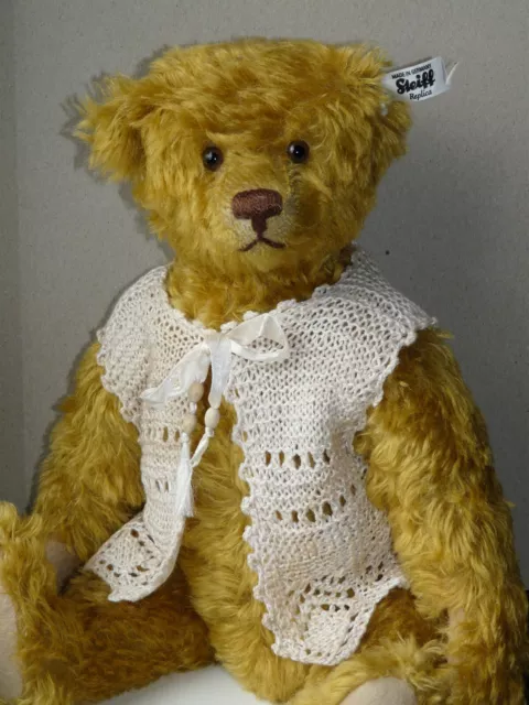 Handknitted Lace - Vest, Vintage Style, for collectible teddies & dolls