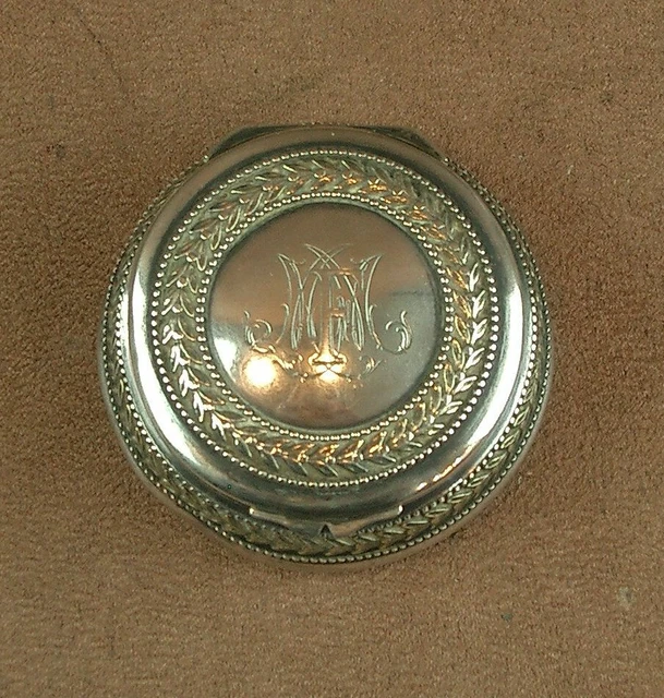 Boîte à Poudre Ancienne Lorenzy Palanca – Motif Nymphea – Fin XIXe Siècle – Carton – Forme Carrée – France