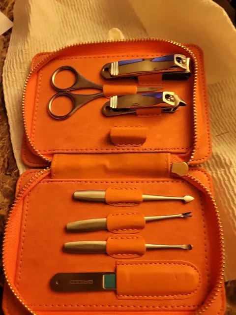 New 8 Pc. Grooming Kit. Scissors, 2 Clippers, File, Scraper, Lifter.