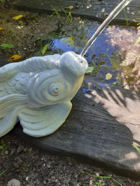 FISCH WASSERSPEIER Teich Garten Figur Dekoration Frostfest