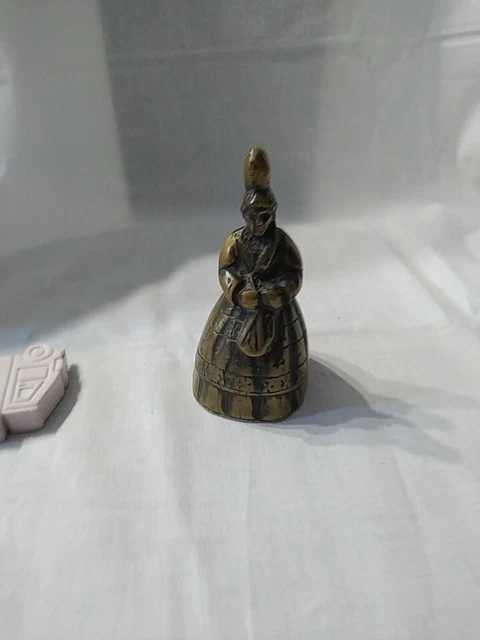 Cloche De Table Vintage En Bronze Laiton - Style Marquise Éventail, élégante Et Décorative, Origine France