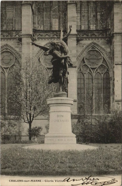 CPA CHALONS-sur-MARNE Gloria Victis (125940)