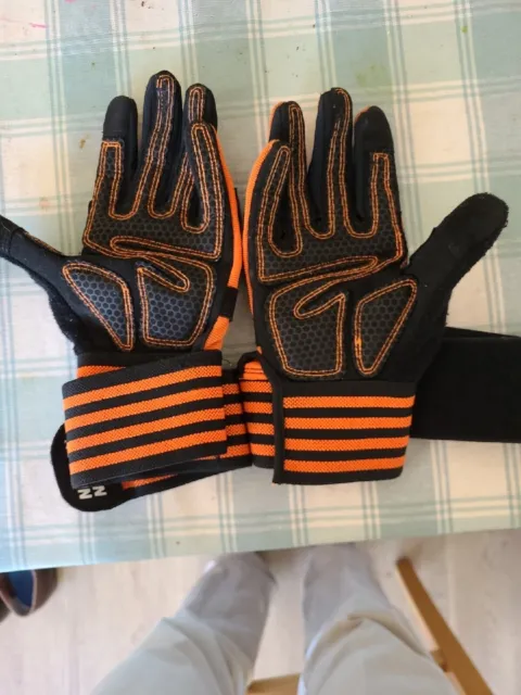 Male Weight Lifting Gloves. Full Fingers With Wrist Strap. Size Medium