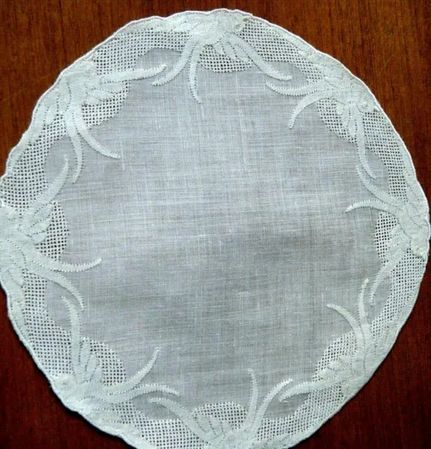 Antique 20s table doily /coaster Swallow in fly Appenzell embroidery hand done