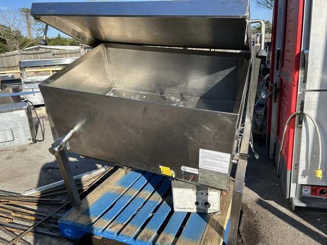 Used Custom Industries CSG41-14 40 Gallon Tilt Skillet - Combi-Pan- Natural Gas