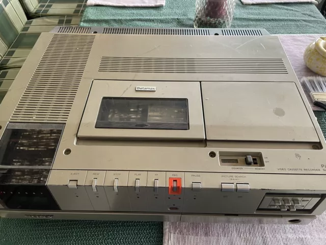 Videorecorder Sony Betamax C5 inkl. 1 bespielte Kassette -reparaturbedürftig