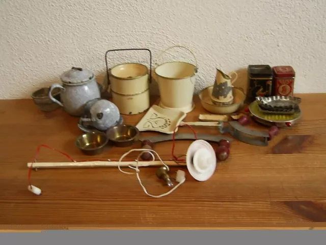 Konvolut alte Teile  Metall und Emaile für Puppenstuben und Küchen von der Oma