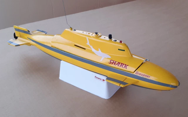 Graupner RC-Feuerlöschboot Ref. 2138 - Fire Police Boat Model Kit