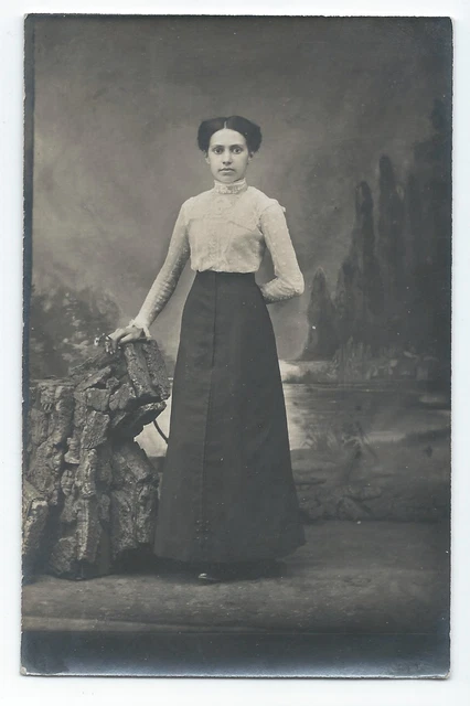 BP282 Carte Photo vintage card RPPC Femme mode fashion robe dress