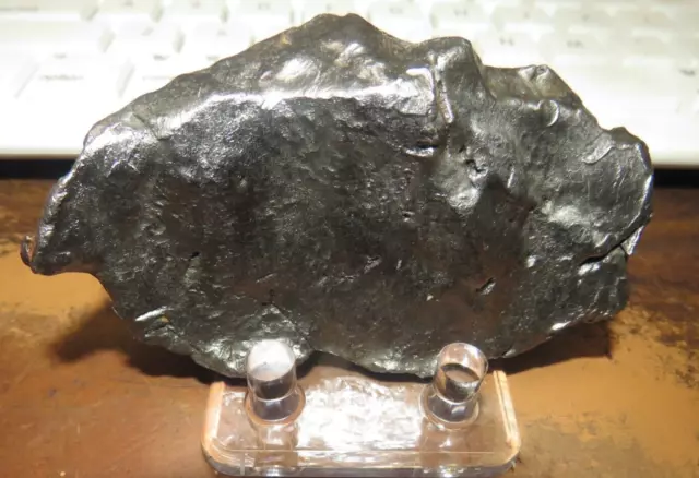 312 GM. Egypt Gebel Kamil Iron meteorite complete individual  STAND; RARE;CRUST