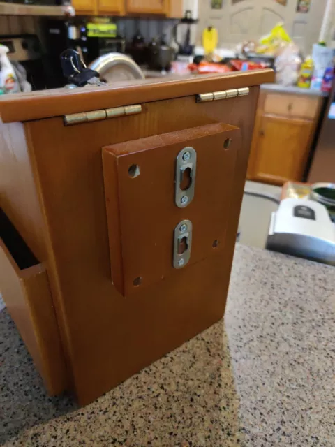 Boîte à suggestions montable de poche à verrouillage en bois 3
