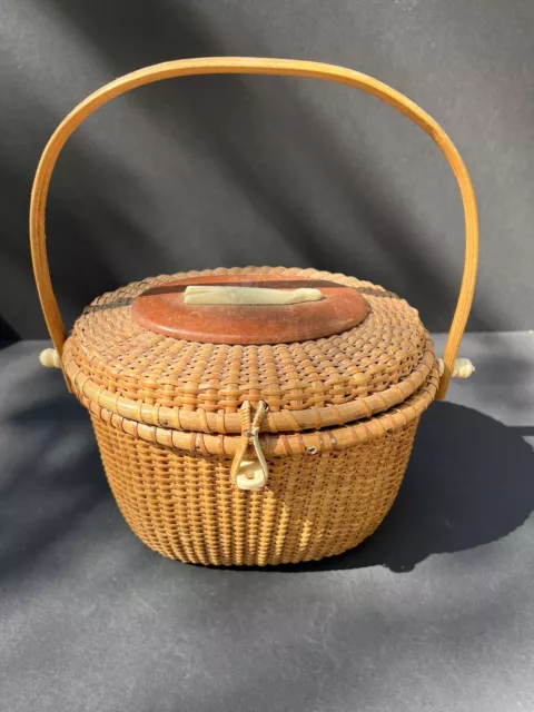 Vintage Nantucket Basket, needs a little work.