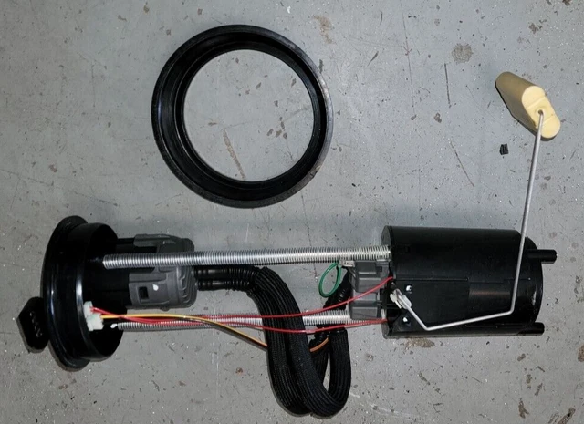 Sea Doo 2009 GTI SE WAKE 130 155 fuel gas pump sender pickup 275500736 Seadoo