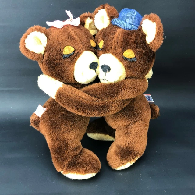 10& VINTAGE 1977 R Dakin Hugging Kissing Teddy Bears Stuffed Animal