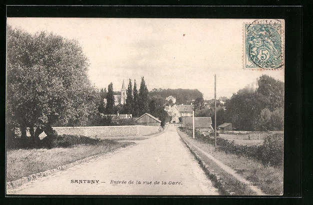 CPA Santeny, Entrèe de la rue de la Gare 1904