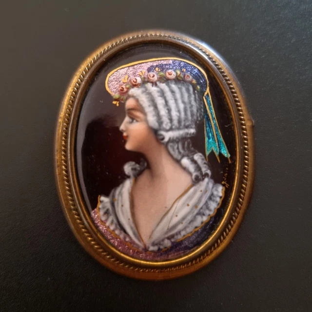 ANCIENNE ET RARE Bijou -Broche Dorée - 3 pierres - signé YR - N