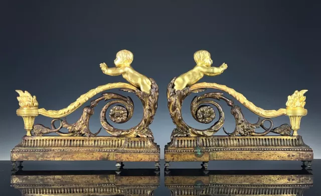 Paar Louis-Seize Kaminböcke Bronze Ormolu um 1840 Frankreich Andirons Chenets