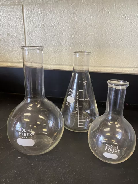 Chemistry Glassware Set of 3 Round Bottom And Flasks