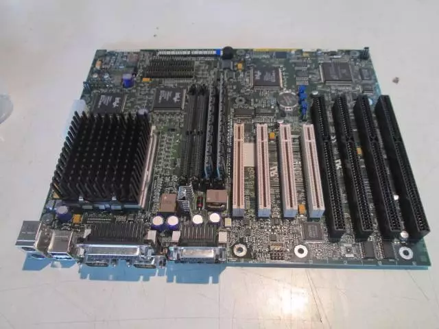 NEC Motherboard AA 663973-508 639845-005 E139761 M04594559 with CPU & RAM