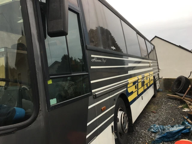 bus aménagé. camping-car plus garage mettre une voiture de course 5