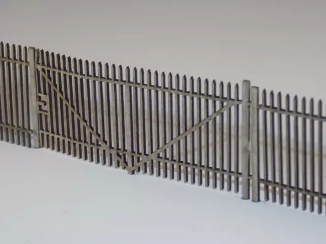 8ft steel security fencing (94cms)+ 6 various gates model railway fence 00 scale