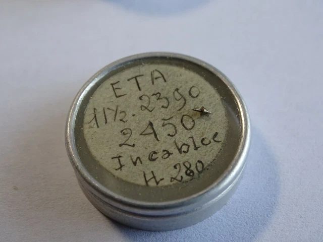 Axe De Balancier (balance Staff) ETA - Référence 2390 - Compatible Nombreux Calibres ETA (2391, 2450, 2472...) - Neuf De Stock (NOS)