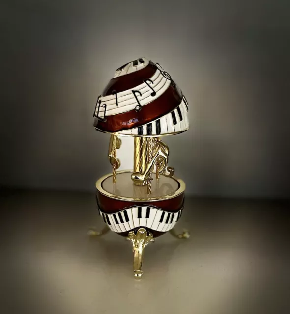 Faberge Ei von Keren Kopal  Musiknoten mit oesterreichischen Kristallen 2