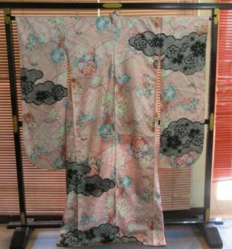 Japanese Kimono Uchikake Luxurious Wedding Embroidery Pure Silk Pale Pink