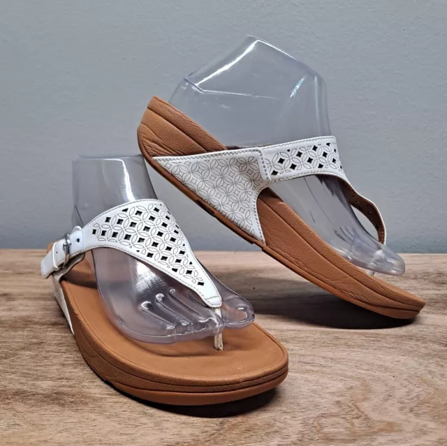 FitFlop The Skinny Size 8 White Leather Laser Cut Thong Sandals Buckle Slip On