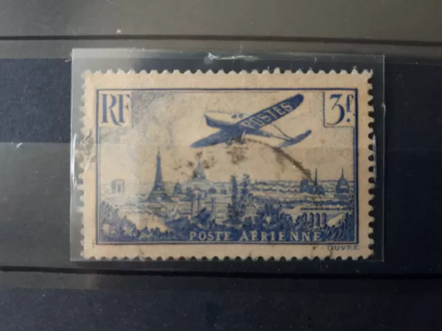 timbre France : poste aérienne "avion survolant Paris" 1936 YT n° 13