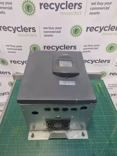 SIEMENS HVAC SED2-3/35B 6SE6436-5BD23-0BA0 3,0kW RICAMBI O RIPARAZIONE DANNEGGIATI