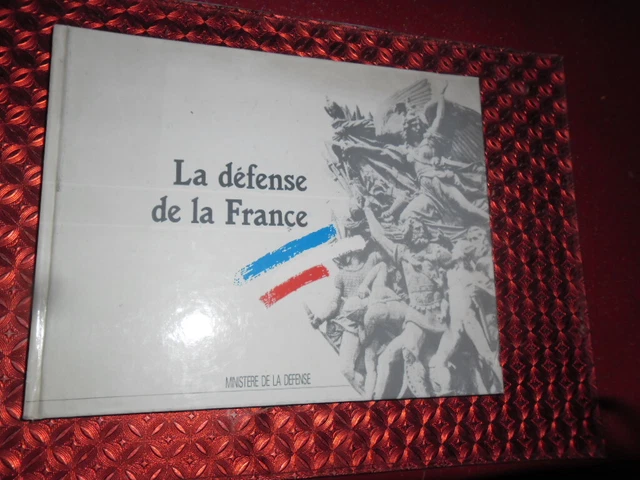 LIVRE :&LA DEFENSE De La France En 1988" - Tres Bon Etat - Nombreuses