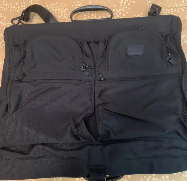 Tumi Classic Black Nylon Garment Bag 231D3 18"x23.5"x5.5" Leather Handles