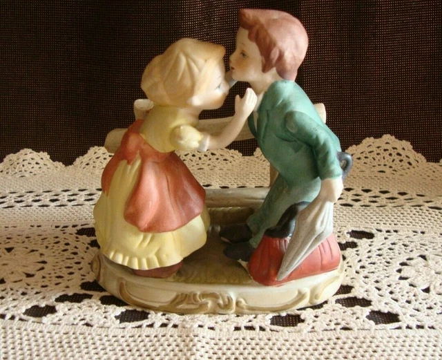 statuette en biscuit polychrome