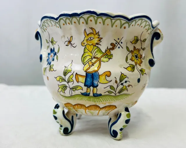 Cache pot ancien en faience de Moustiers