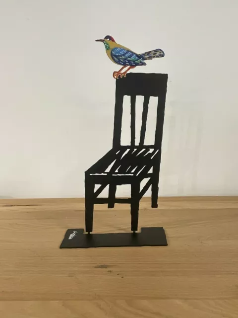 Escultura de metal "Silla vacía" de DAVID GERSTEIN