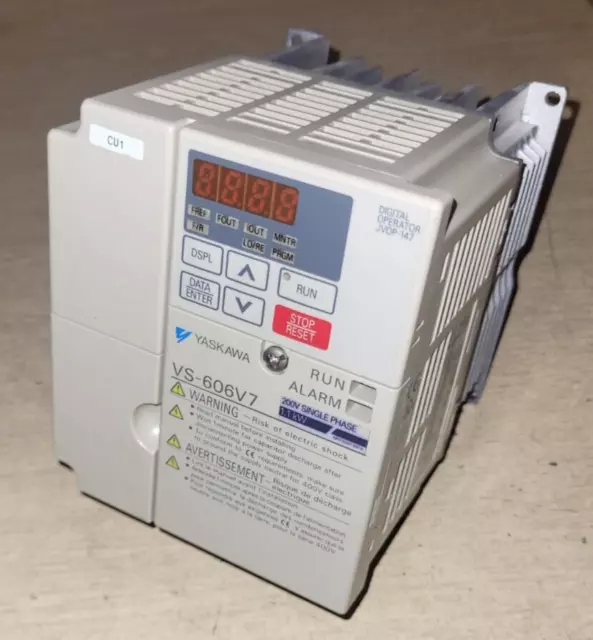 Yaskawa CIMR-V7CCB0P7 Inverter Drive VS-606V7 200V 1.1KW CIMRV7CCB0P7 3