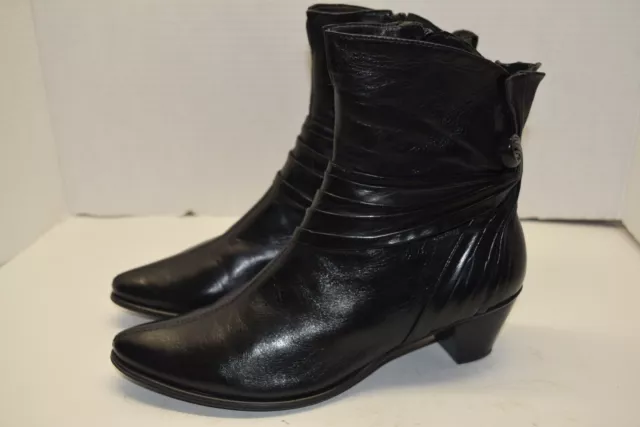 EVERYBODY Women's Shoes Black Leather Slip On Zipper Almond Toe Ankle Boots 6 36