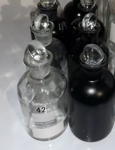 LOT 4  Wheaton Chemistry Laboratory Media Bottles Choose Clear Or Black