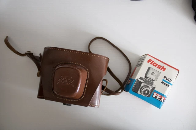 Appareil photo ancien Weber Fex avec pochette + Flash