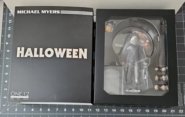 Mezco Toyz One:12 Collective Halloween Michael Myers Action Figure New In Box