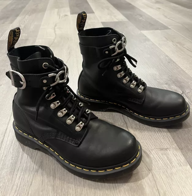 DR. MARTENS WOMEN’S Black 1460 Pascal Chain Boots - Size 8 US (39 EU ...
