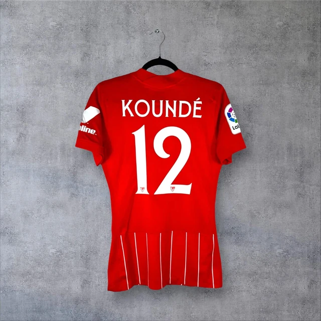 PSG : les 1000 maillots en hommage à Notre-Dame de Paris déjà en