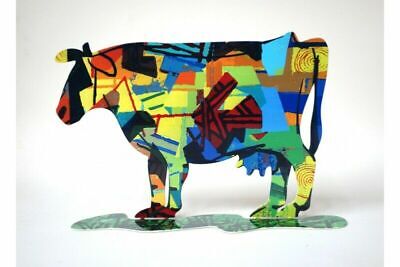 Escultura de aluminio de las vacas "Dora" de DAVID GERSTEIN