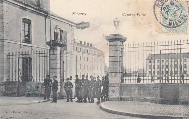 Carte postale ancienne NIEVRE NEVERS caserne Pittié timbrée 1905