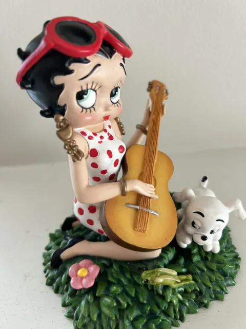 Betty Boop Figurine With Guitar 2002 Statue 2