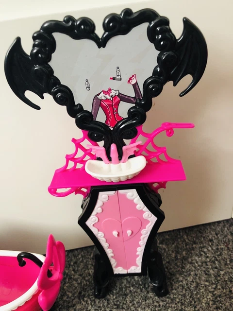 MONSTER HIGH DRACULAURA’S Powder Room bathroom play set furniture £15. ...